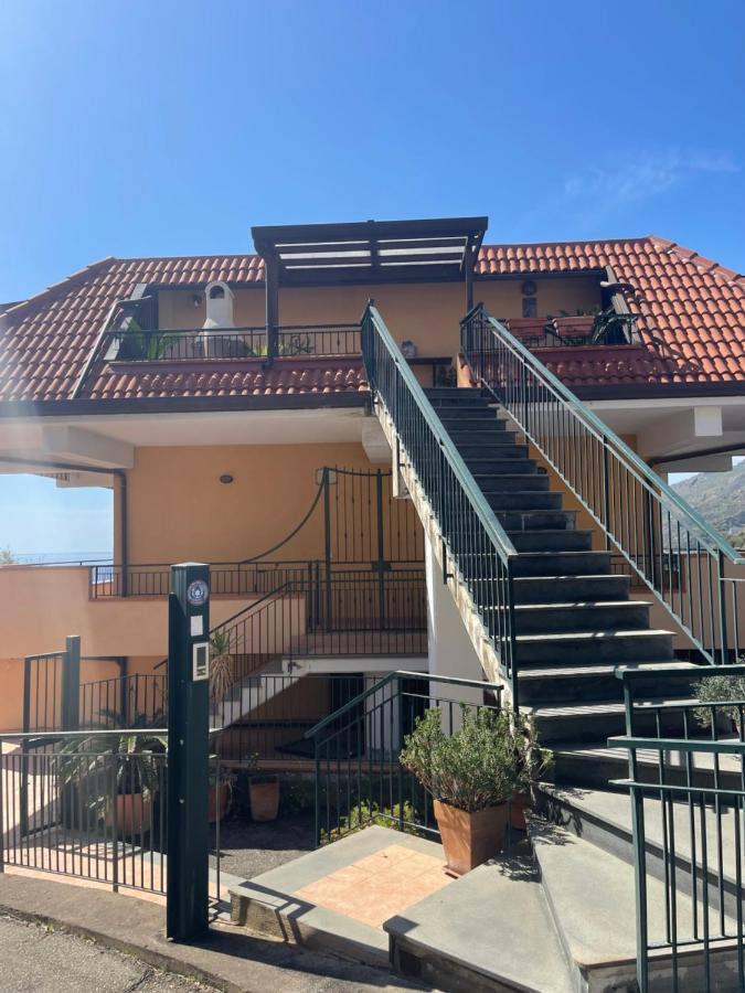 Apartmán Casa Vacanze Cuzari Letojanni Exteriér fotografie